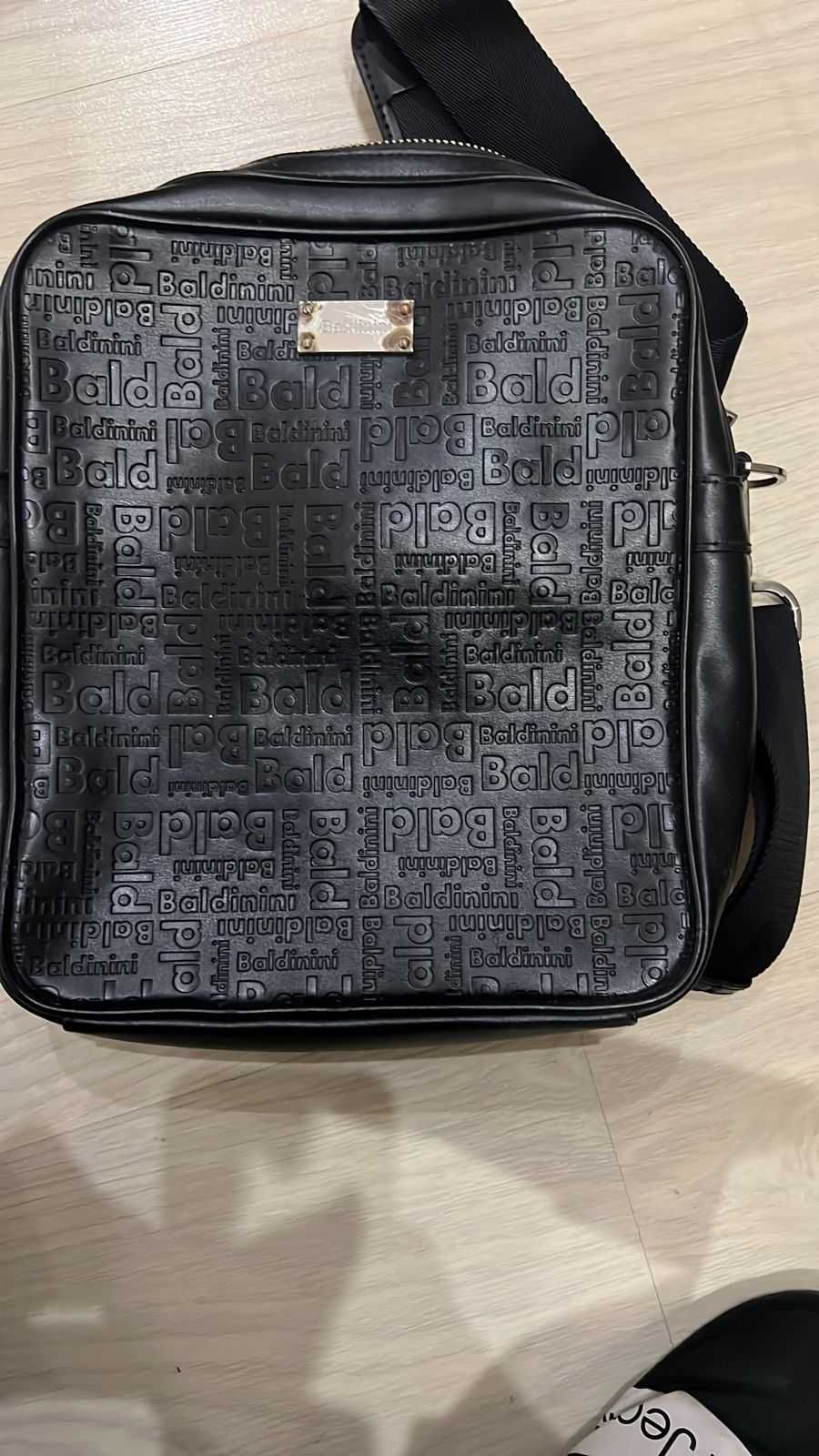 Рюкзак черный в хорошем состоянии