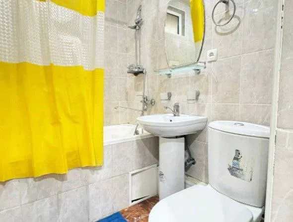 Чиланзарский 16 квартал 3/3/5 метро 62 кв.м 450$