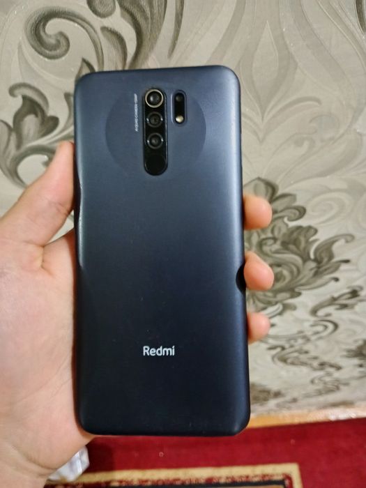 Redmi 9 128 / 6 .