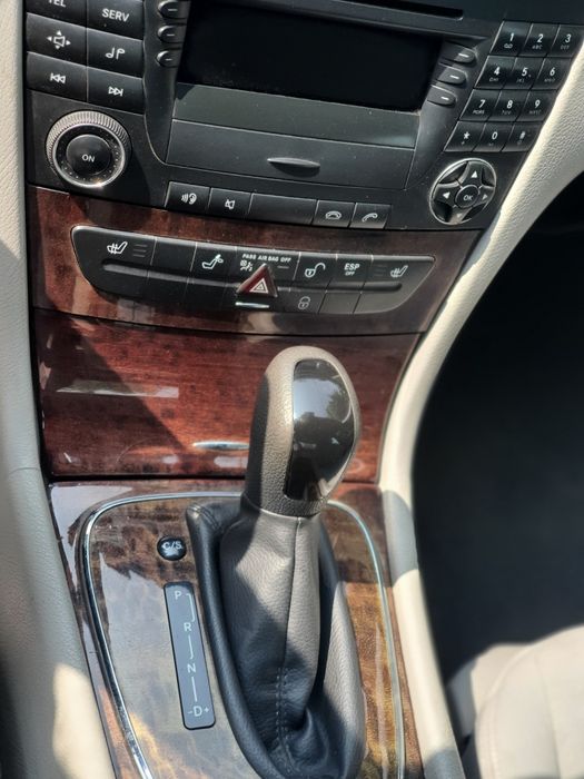 Mercedes-Benz W211 E200 Automat / eventual schimb