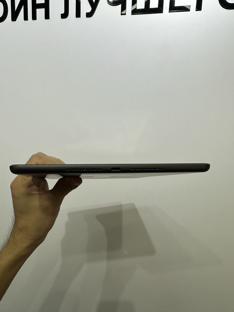 iPad 9, Wi-Fi + Cellular (sim), 64gb, 80%.