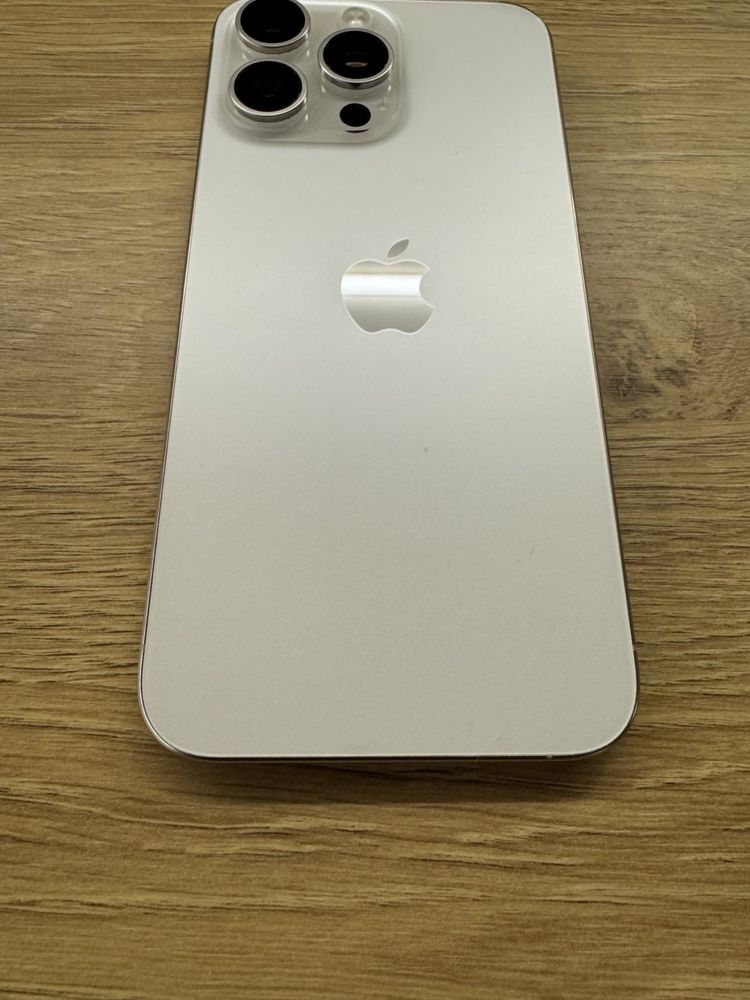iPhone 15 Pro Max White-За части