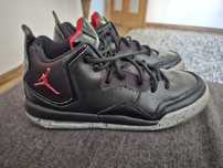 Vand adidasi Nike Air Jordan Courtside 23