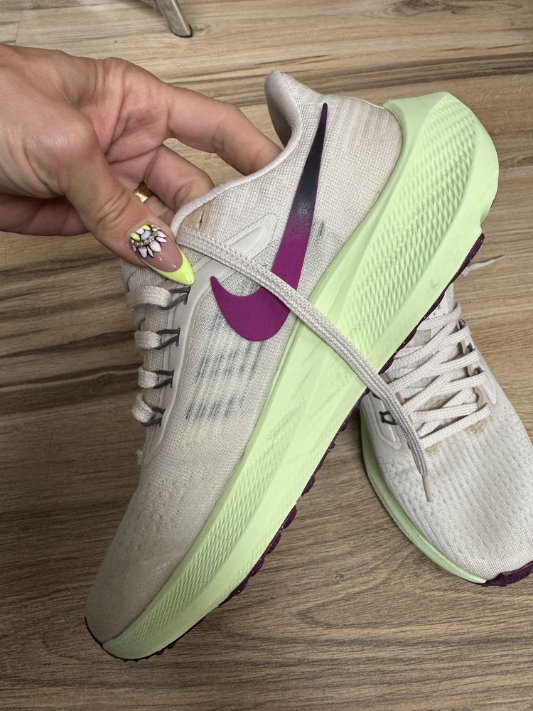 Оригинални маратонки Nike Air Zoom Pegasus 39! 36 н