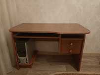 Компьютерный стол.