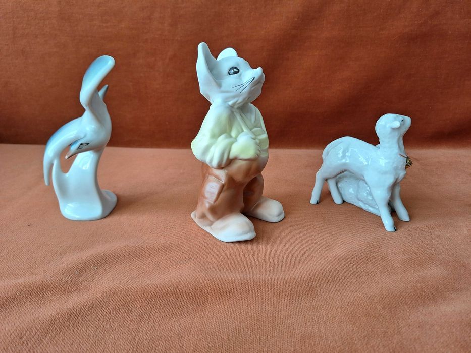 LOT - Bibelouri vechi din portelan pictate manual, buc = 3