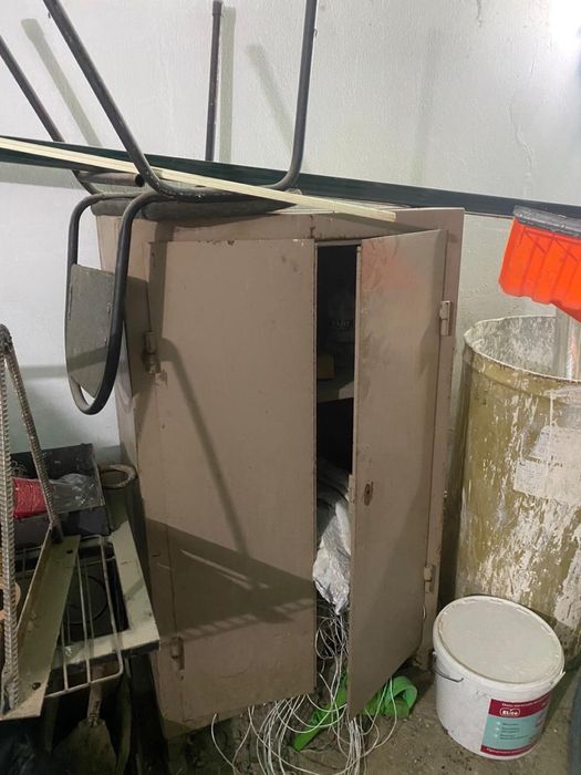 Продается сейф))