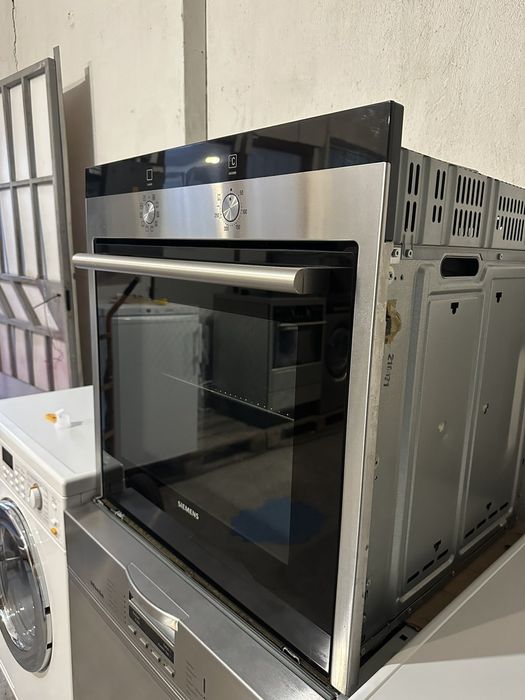 Фурна +гаранция. SIEMENS. Конвекция.  Безплатна доставка за София