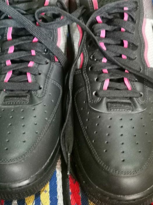 Adidas piele Nike, noi, nepurtati deloc