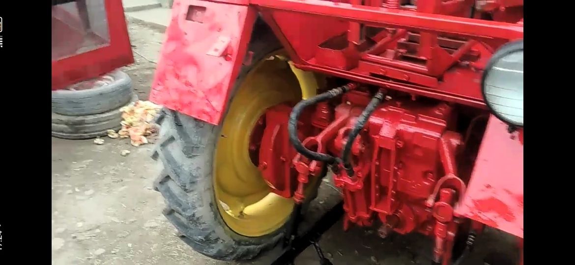 T 25 traktor aʼlo