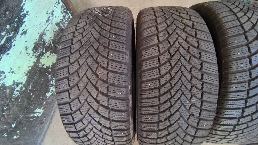 215/45/18  Bridgestone