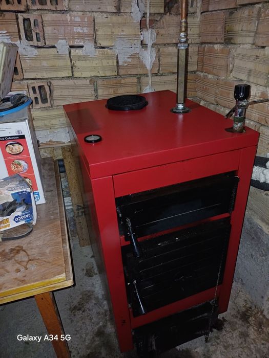 Котел на дърва + помпа 35 кв