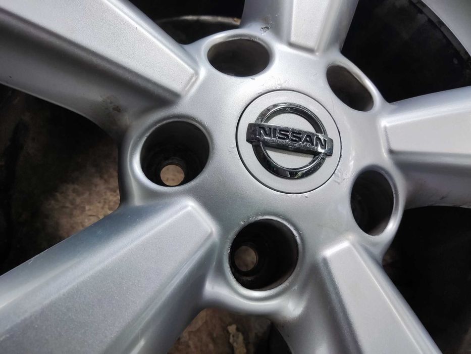 17 цола Нисан Кашкай 5x114,3 оригинални лети джанти Nissan 5x114,3 .