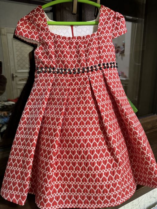 Платье для девочки 5-6 лет .