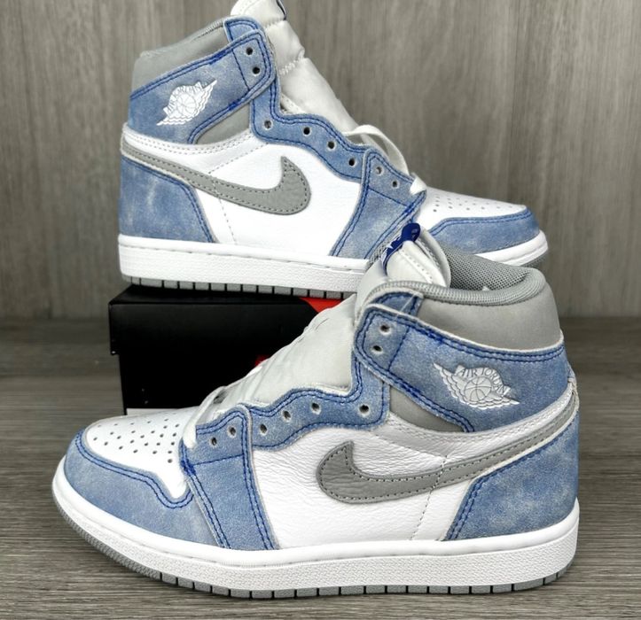 Jordan 1 Noi cu eticheta