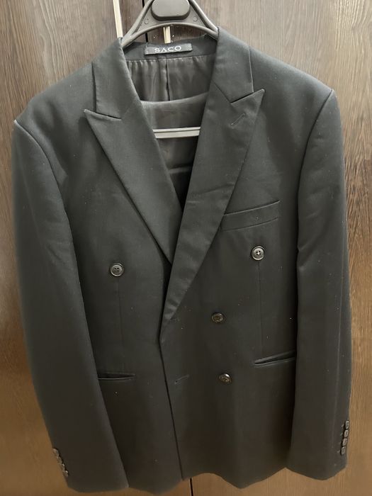 Мужской черный костюм