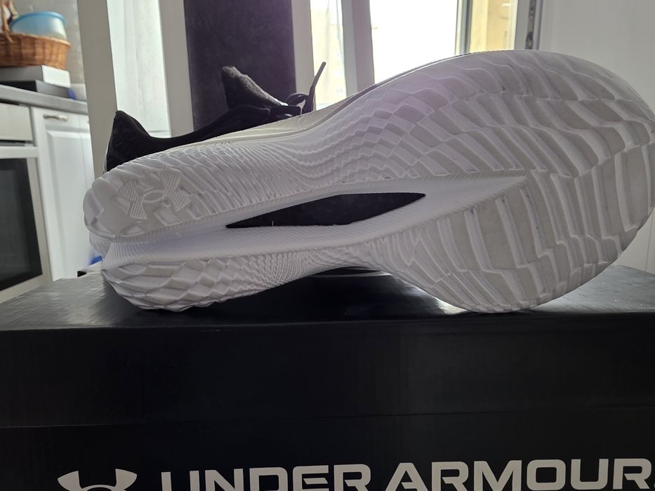 Adidasi Under Armour Velociti Elite 2