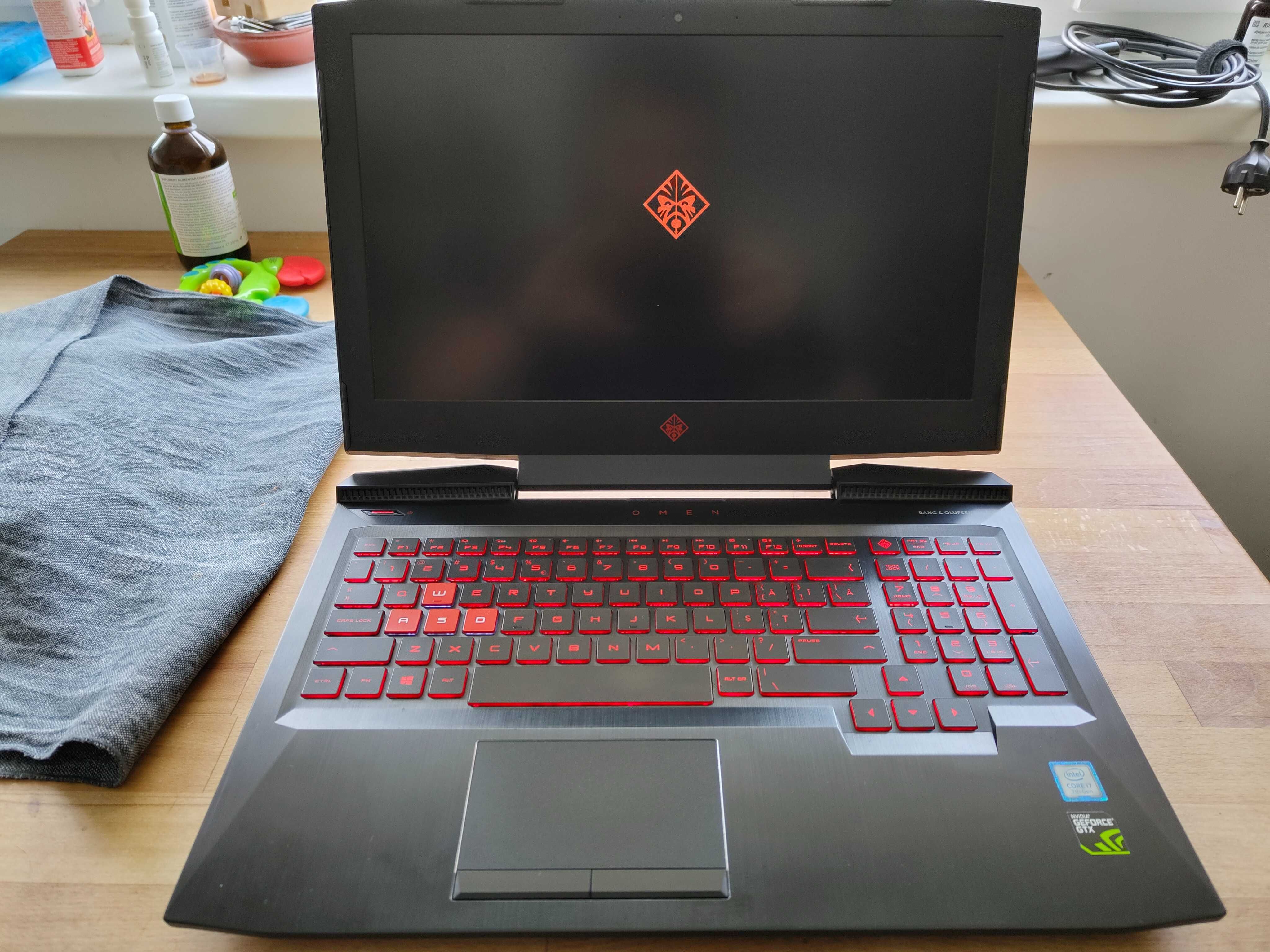 Laptop HP Omen 15-ce008nq, Intel Core i7-7700HQ