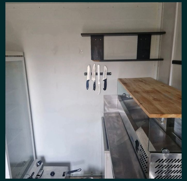 Rulotă Food Truck de Închiriat – Cat. B, Doar 2200 RON/lună!