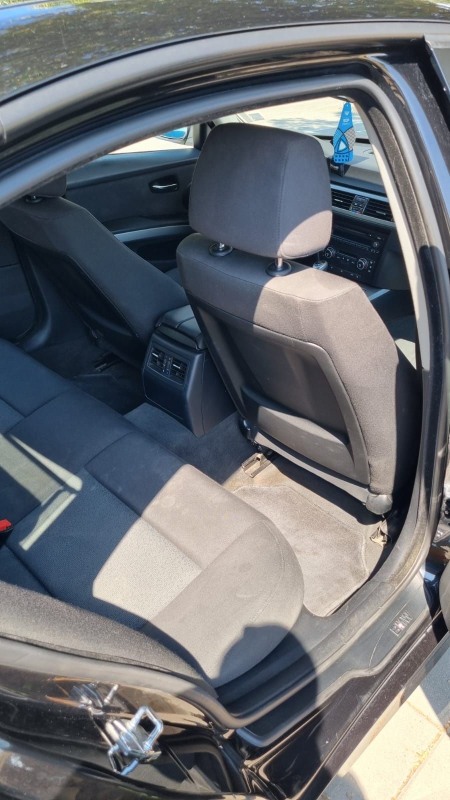 Продавам автомобил BMW