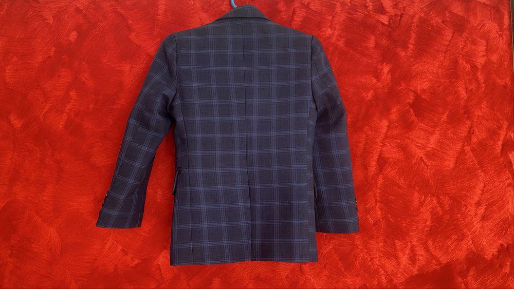 Costum cu vesta pentru baitei