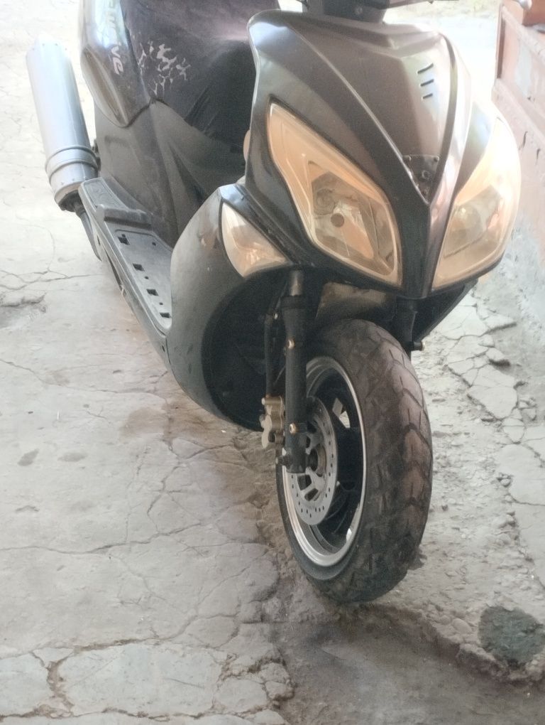 Ducati skuter benzinlik
