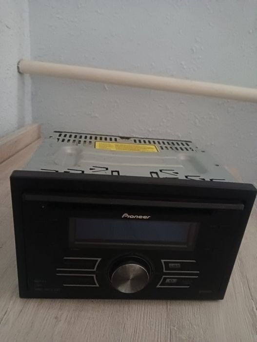 Магнитола pioneer ишлаб турган холатда