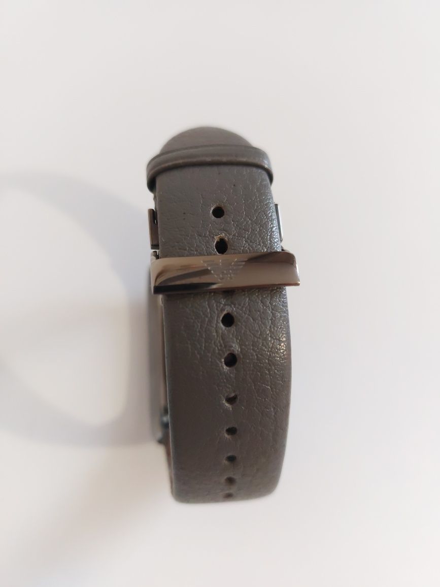 Часовник Emporio Armani