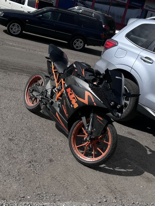Продам мотоцикл KTM RC200