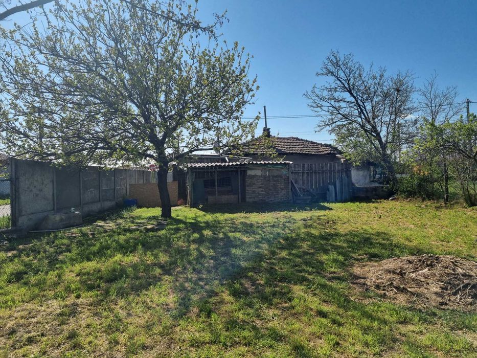 Casa de vanzare + teren la 30km de Constanta