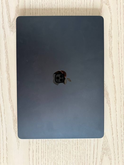 MacBook Air 13  M3 | 256 ГБ | Midnight | Идеальное состояние