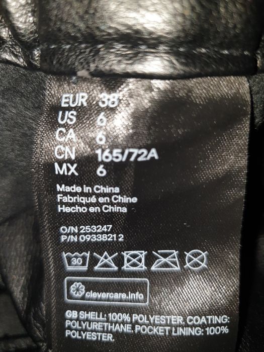 Vand pantaloni evazati  38 imitatie piele Hm