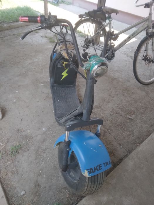 Vând scuter electric