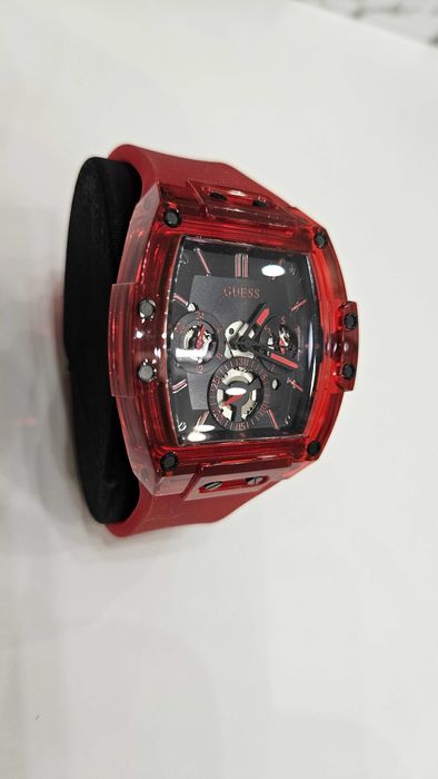 Продавам GUESS Men's Red Multi-function Watch – 42mm
