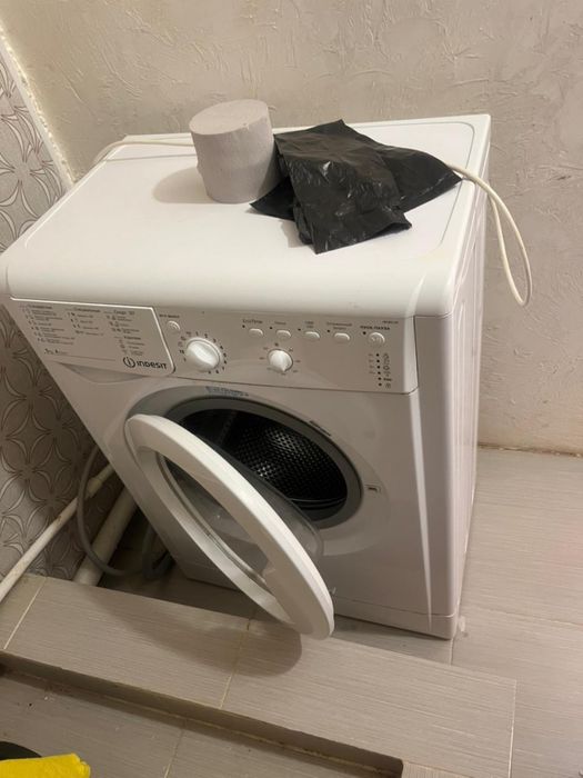 1 мкр 23 дом 35 кв  2 этаж центр