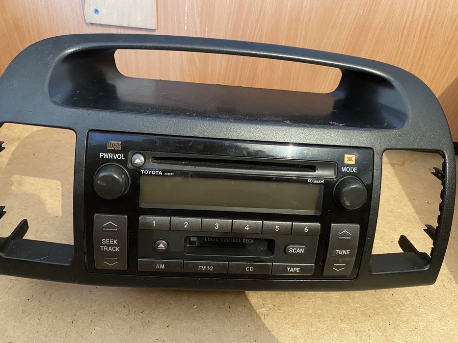 Продам родную магнитоллу с рамкой на Камри 35