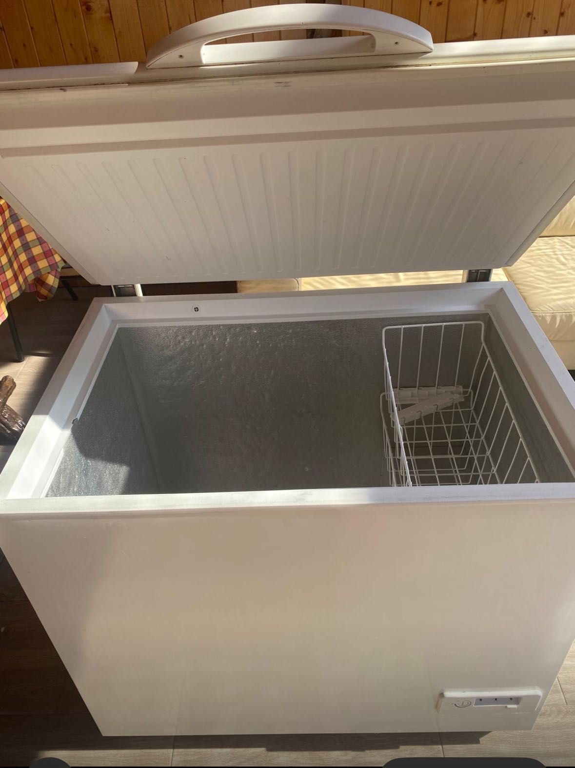 Vând ladă frigorifică zanussi 260l