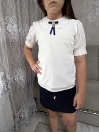 Продам школьную блузку размер 140