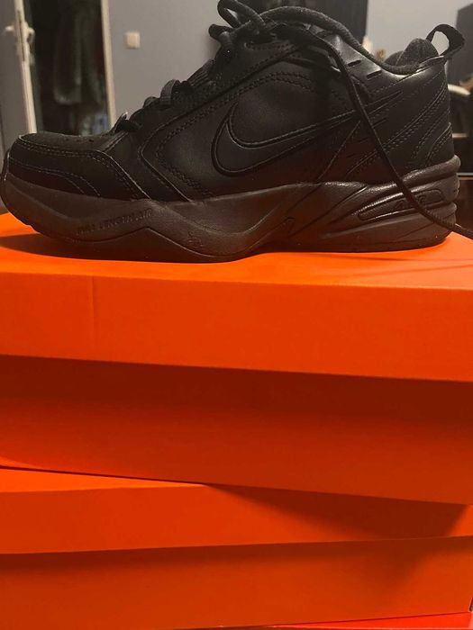 Маратонки  NIKE  3