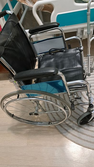 Продам кресло коляску для инвалидов