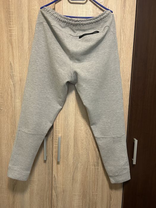 Pantaloni trening pull&bear marimea L