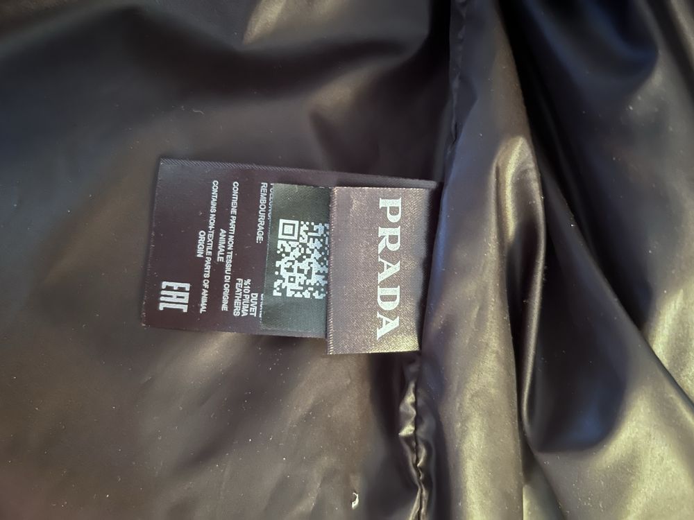 Vesta Prada neagra