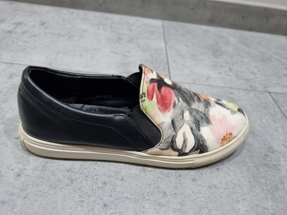 Дамски обувки с цветя 38 номер