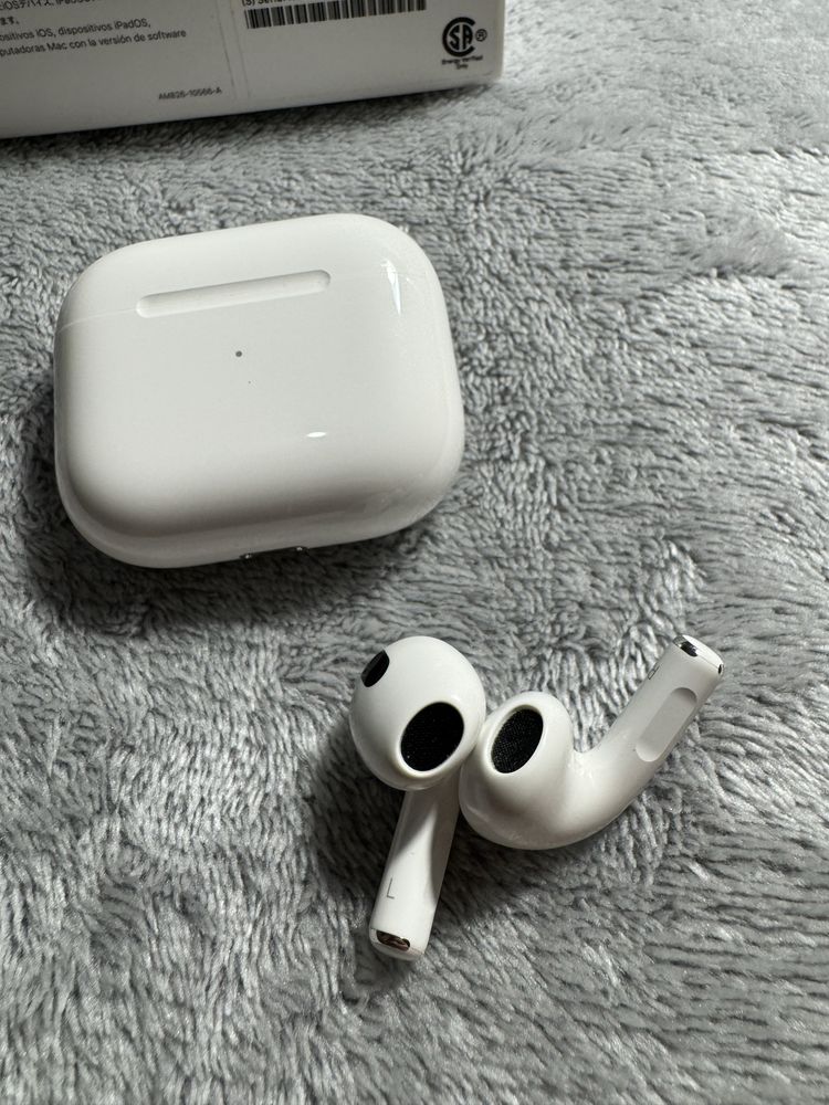 Air pods 3 lightning case