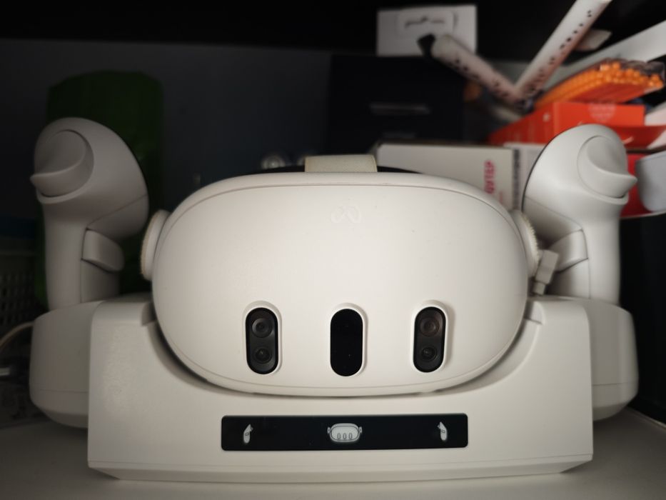 Продам VR Meta quest 3