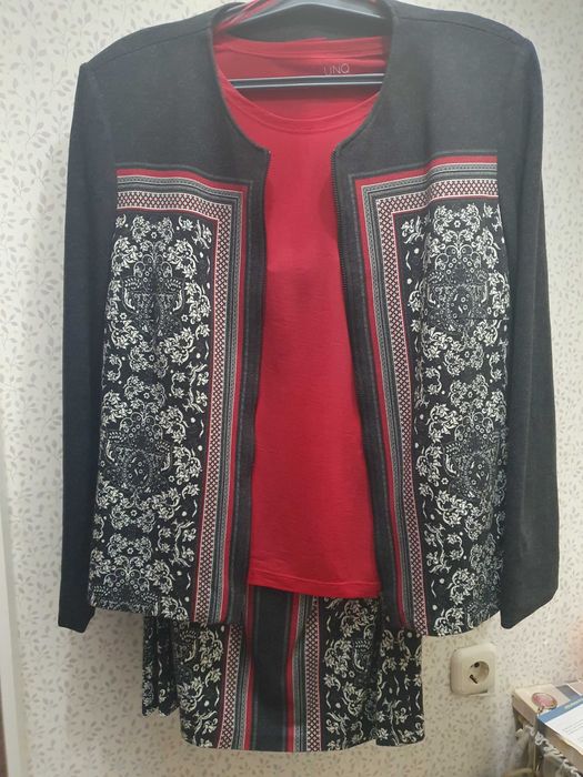 продам костюм женский