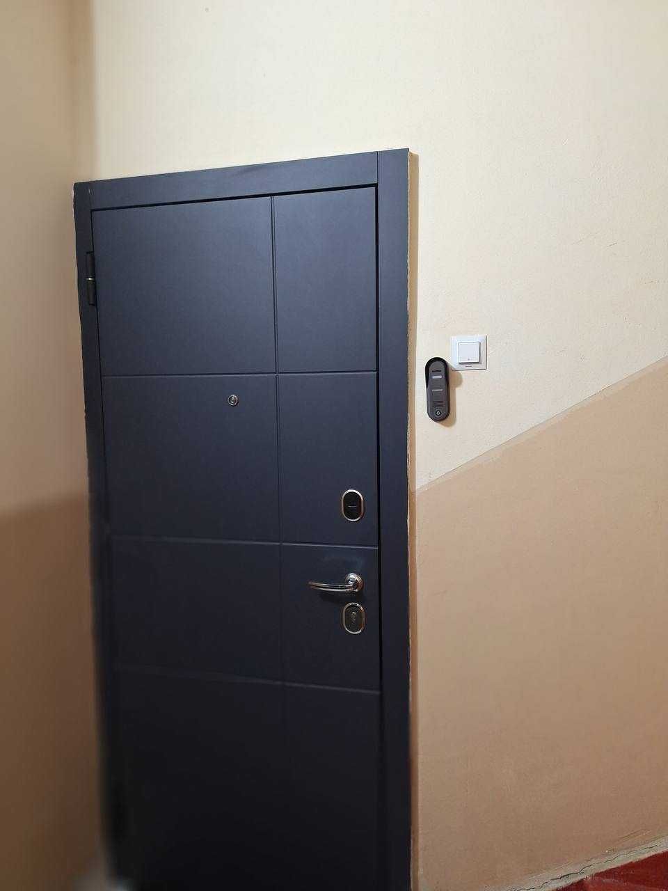 Шайхонтохур  
Ориентир: Чорсу, Жар стадион  4/4/5    
87м2 $125 000