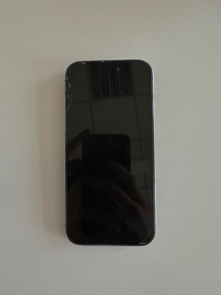 в хорошем состояние iphone 14 pro