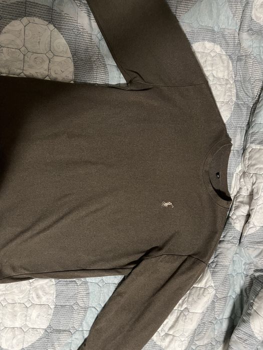 Отдам даром две кофточки за шоколадку