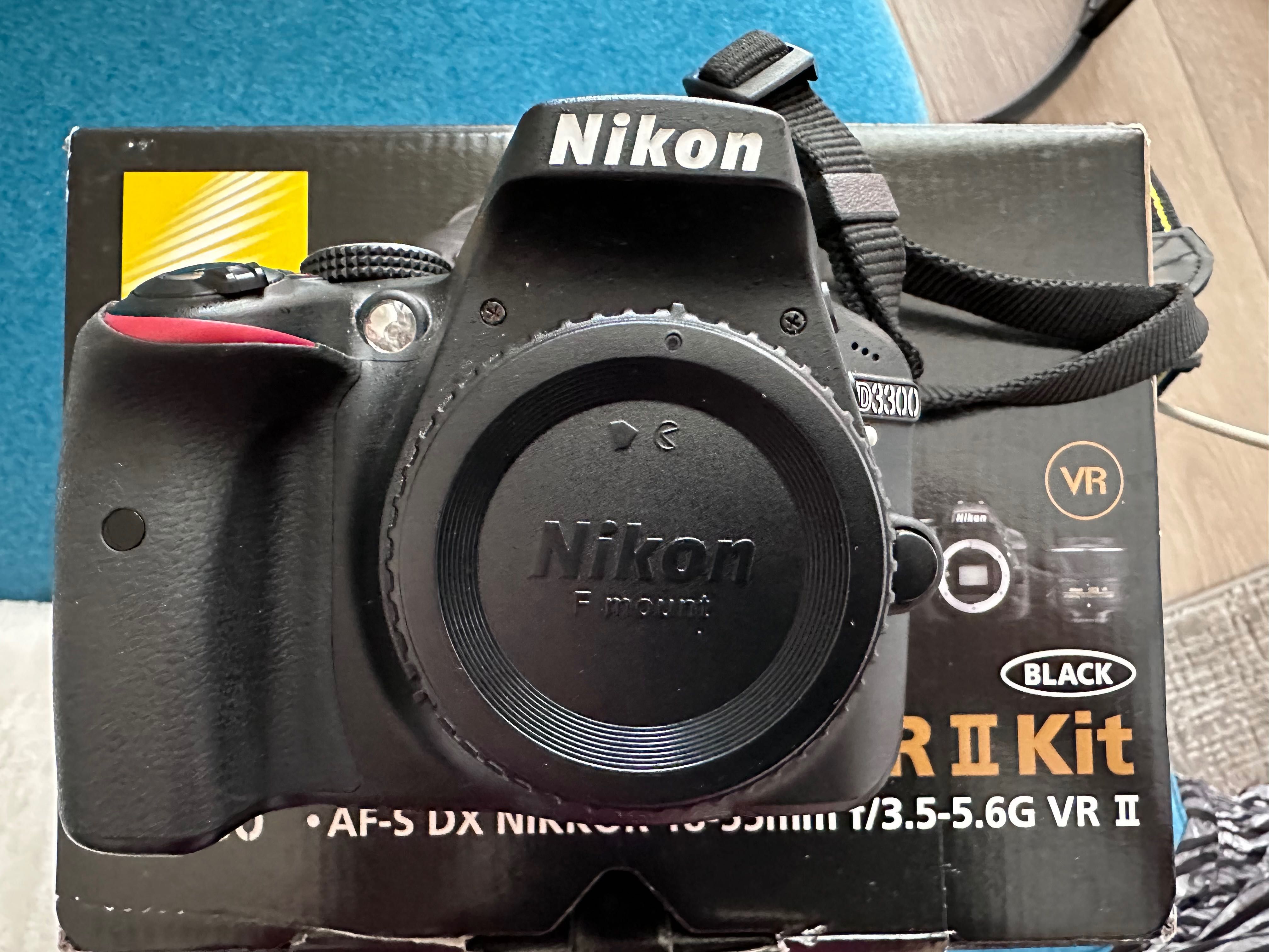 Nikon D3300 в ново състояние